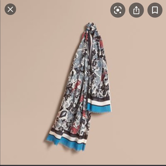 Burberry Lightweight Scarf/Wrap - Picture 6 of 9